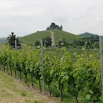 Фермерский дом La Giribaldina Winery & *
