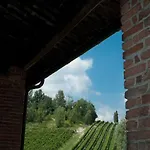 Фермерский дом La Giribaldina Winery & *