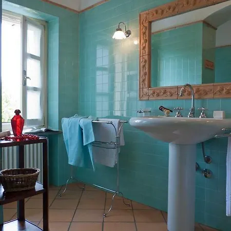 Bauernhof La Giribaldina Winery & Calamandrana